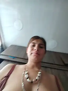 Snapshot of Sasha_smith23 chatting on June 24, 11:42 am Sasha smith23 online show from June 24, 11:42 am