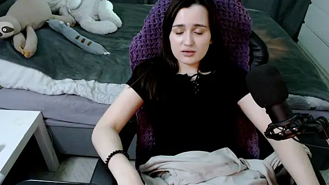 KiraYammy online show from January 25, 1:32 am