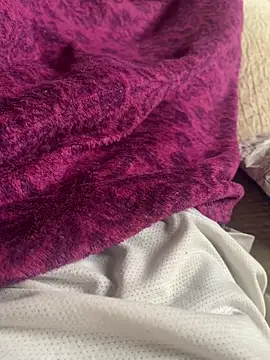 Gifttheskimaskboy online show from March 1, 8:38 am