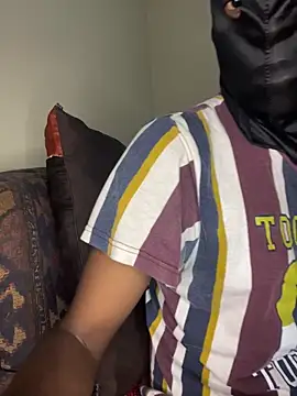 Gifttheskimaskboy online show from March 3, 6:03 pm