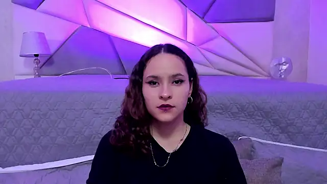 Snapshot of AnnyThompson_ chatting on February 8, 12:49 am AnnyThompson online show from February 8, 12:49 am