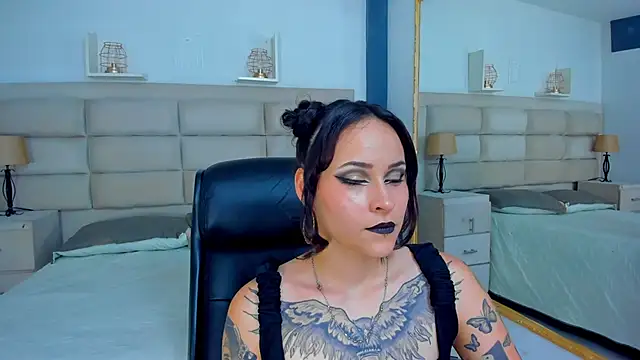 Snapshot of AnnyThompson_ chatting on November 9, 9:02 pm AnnyThompson online show from November 9, 9:02 pm