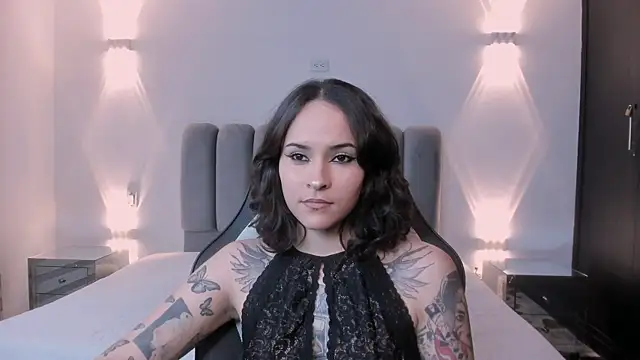 AnnyThompson  online show from January 10, 8:32 pm