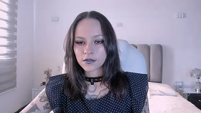 AnnyThompson  online show from February 18, 9:55 pm