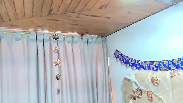 Zoe Curvy online show from November 3, 12:39 pm