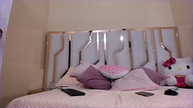 TifanyChill online show from February 3, 8:35 pm