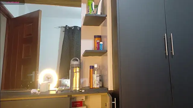 Snapshot of online_bestie chatting on December 16, 9:14 am online bestie online show from December 16, 9:14 am