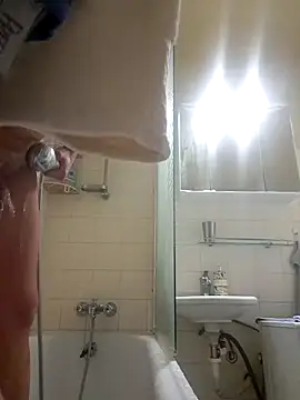 Snapshot of TheHardone_29 chatting on February 11, 11:44 pm TheHardone 29 online show from February 11, 11:44 pm