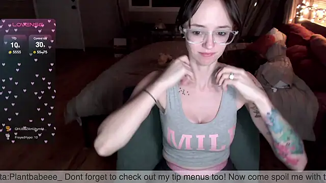 Plantbabeee online show from March 21, 3:22 am