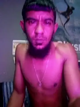 Snapshot of Upstigerlo chatting on December 4, 6:49 pm Upstigerlo online show from December 4, 6:49 pm