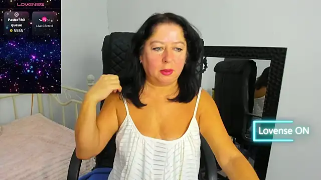 Snapshot of Julia_Dean chatting on November 15, 12:56 pm Julia Dean online show from November 15, 12:56 pm