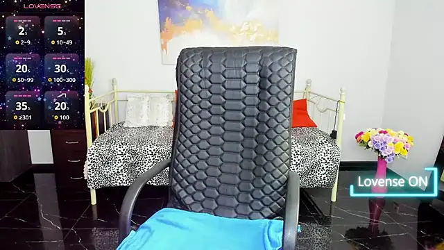 Snapshot of Julia_Dean chatting on November 28, 1:14 pm Julia Dean online show from November 28, 1:14 pm