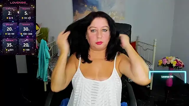 Snapshot of Julia_Dean chatting on December 4, 1:20 pm Julia Dean online show from December 4, 1:20 pm