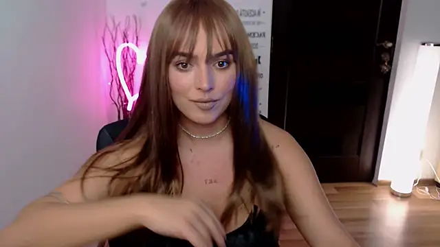 Snapshot of ChloeJewel1 chatting on November 28, 12:41 pm ChloeJewel1 online show from November 28, 12:41 pm