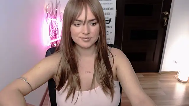 Snapshot of ChloeJewel1 chatting on February 1, 12:26 pm ChloeJewel1 online show from February 1, 12:26 pm