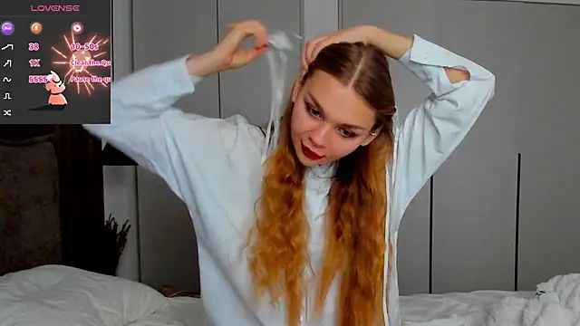 Molly sweetie online show from November 1, 7:21 am