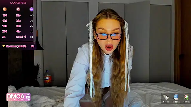 Snapshot of Molly_sweetie chatting on January 18, 7:34 am Molly sweetie online show from January 18, 7:34 am