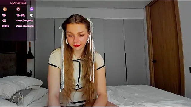 Snapshot of Molly_sweetie chatting on February 15, 8:02 am Molly sweetie online show from February 15, 8:02 am