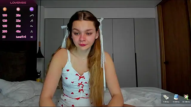 Snapshot of Molly_sweetie chatting on February 22, 7:51 am Molly sweetie online show from February 22, 7:51 am