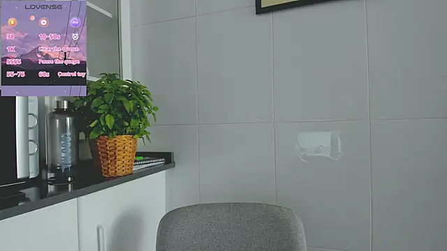 Snapshot of Molly_sweetie chatting on June 28, 6:19 am Molly sweetie online show from June 28, 6:19 am