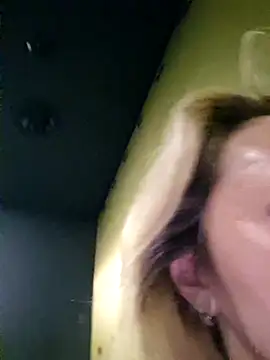 Snapshot of Miss____Mia_ chatting on February 14, 4:52 pm Miss    Mia  online show from February 14, 4:52 pm