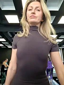 Snapshot of Miss____Mia_ chatting on February 26, 12:03 pm Miss    Mia  online show from February 26, 12:03 pm