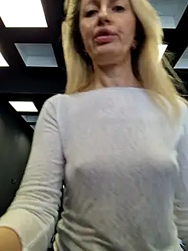 Snapshot of Miss____Mia_ chatting on March 1, 12:23 pm Miss    Mia  online show from March 1, 12:23 pm