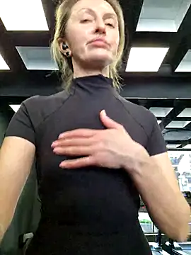 Snapshot of Miss____Mia_ chatting on March 7, 11:51 am Miss    Mia  online show from March 7, 11:51 am