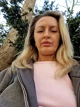 Snapshot of Miss____Mia_ chatting on March 21, 11:12 am Miss    Mia  online show from March 21, 11:12 am