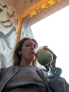 Snapshot of Miss____Mia_ chatting on October 13, 1:44 pm Miss    Mia  online show from October 13, 1:44 pm