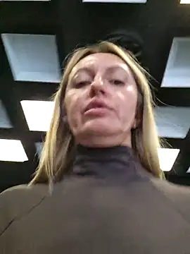 Miss    Mia  online show from December 5, 10:13 am