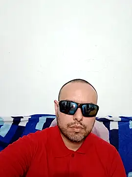Snapshot of ElSunEagle chatting on May 18, 2:29 am ElSunEagle online show from May 18, 2:29 am