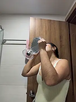 Snapshot of GiselOrtiz chatting on November 29, 10:51 am GiselOrtiz online show from November 29, 10:51 am