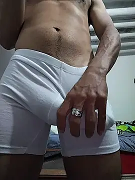 Danielitohot23cm online show from December 17, 9:43 pm