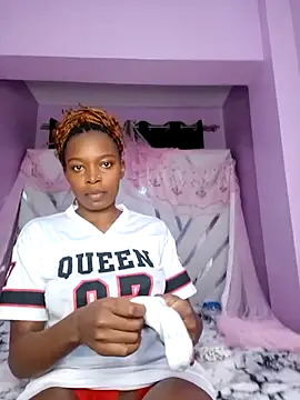 Pretty-queen123 online show from September 19, 2:35 am