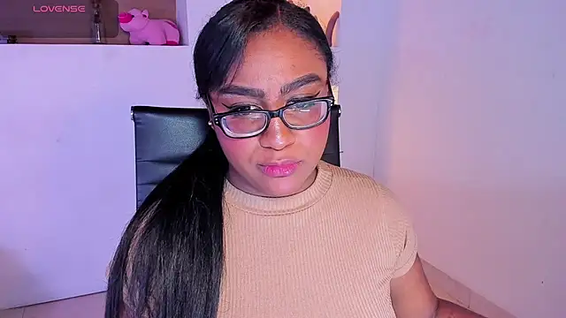 BlakmillerrGilson online show from January 28, 7:53 pm