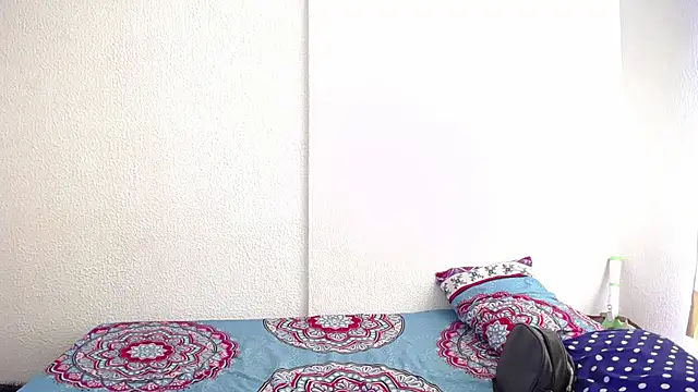 Snapshot of _joanne_and_oliver_ chatting on November 13, 5:45 pm joanne and oliver online show from November 13, 5:45 pm