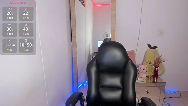 Snapshot of hellensexy chatting on September 19, 8:42 pm hellensexy online show from September 19, 8:42 pm