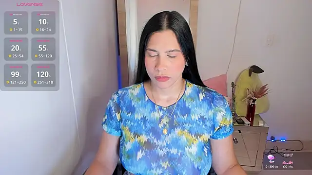 Snapshot of hellensexy chatting on July 13, 10:12 pm hellensexy online show from July 13, 10:12 pm