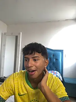 Snapshot of Leonarrrd_01 chatting on September 27, 8:36 pm Leonarrrd 01 online show from September 27, 8:36 pm