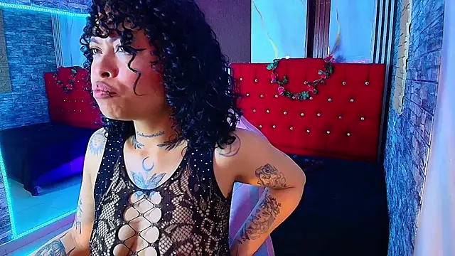 Snapshot of miahernadez303av chatting on December 2, 3:56 am miahernadez303av online show from December 2, 3:56 am