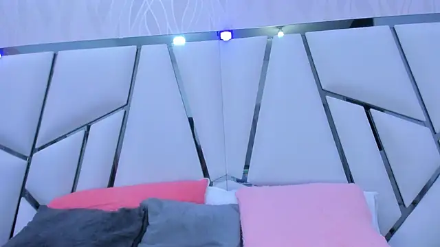  aurora18  online show from February 7, 3:12 am