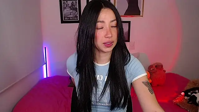 Snapshot of lilyy_evanss chatting on January 9, 3:26 am lilyy evanss online show from January 9, 3:26 am