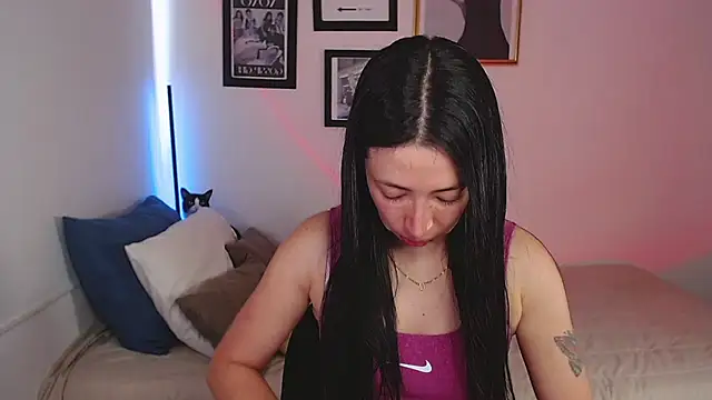 Snapshot of lilyy_evanss chatting on February 11, 7:48 pm lilyy evanss online show from February 11, 7:48 pm