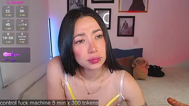 Snapshot of lilyy_evanss chatting on February 13, 12:24 am lilyy evanss online show from February 13, 12:24 am