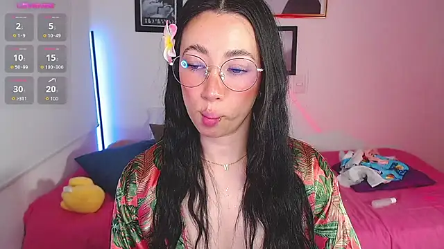 Snapshot of lilyy_evanss chatting on February 20, 1:57 am lilyy evanss online show from February 20, 1:57 am