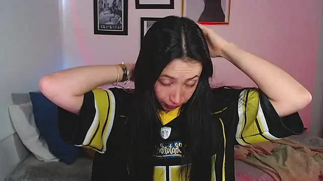 Snapshot of lilyy_evanss chatting on March 15, 9:16 pm lilyy evanss online show from March 15, 9:16 pm