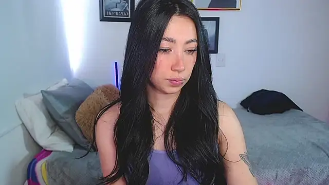 Snapshot of lilyy_evanss chatting on March 20, 10:07 pm lilyy evanss online show from March 20, 10:07 pm