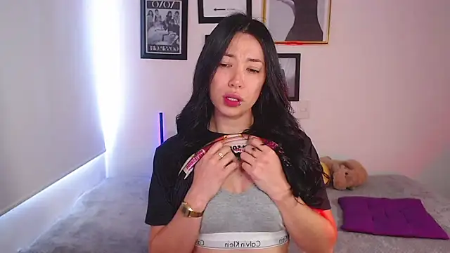 Snapshot of lilyy_evanss chatting on March 22, 7:09 pm lilyy evanss online show from March 22, 7:09 pm