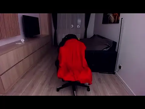 Snapshot of MarisMuscle chatting on March 6, 7:43 pm MarisMuscle online show from March 6, 7:43 pm